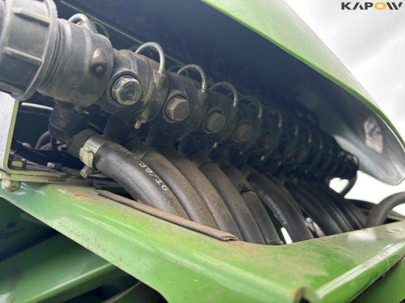 Amazone UX 6200 Super trailer sprayer 30 meters 74