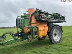 Amazone UX 6200 Super trailer sprayer 30 meters 1
