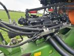 Amazone UX 6200 Super trailer sprayer 30 meters 11