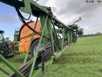 Amazone UX 6200 Super trailer sprayer 30 meters 68