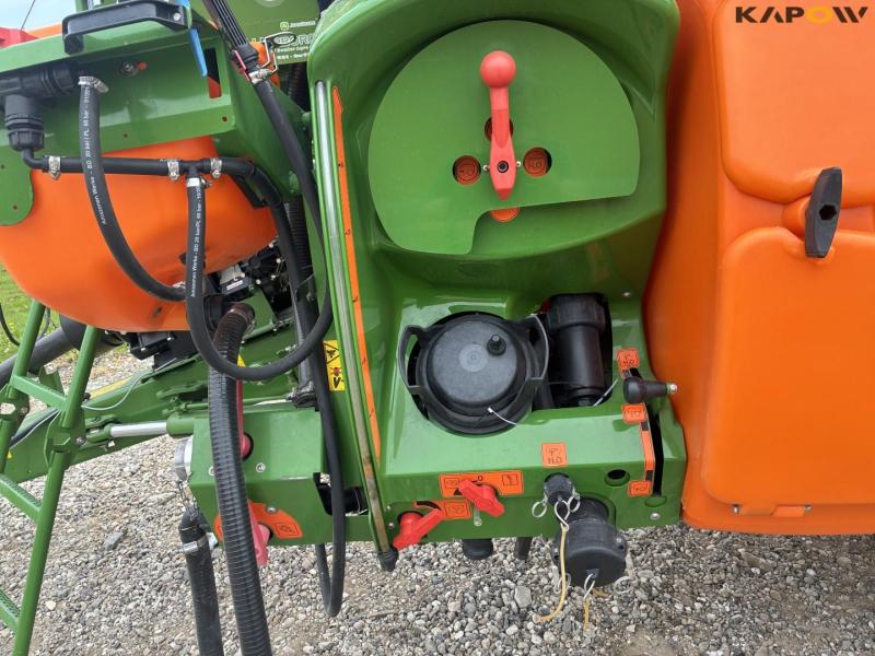 Amazone UX3200 super sprayer 10