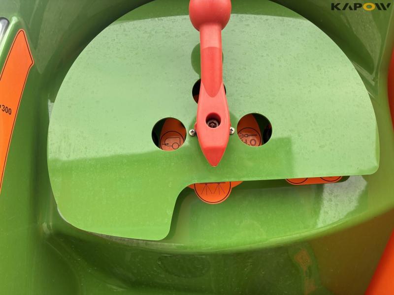 Amazone UX3200 super sprayer 11