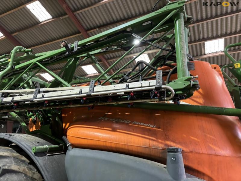 Amazone UX4200 trailer sprayer 24