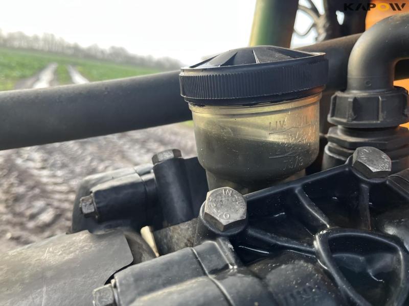 Amazone UX5200 sprayer with 36 meter boom. 17