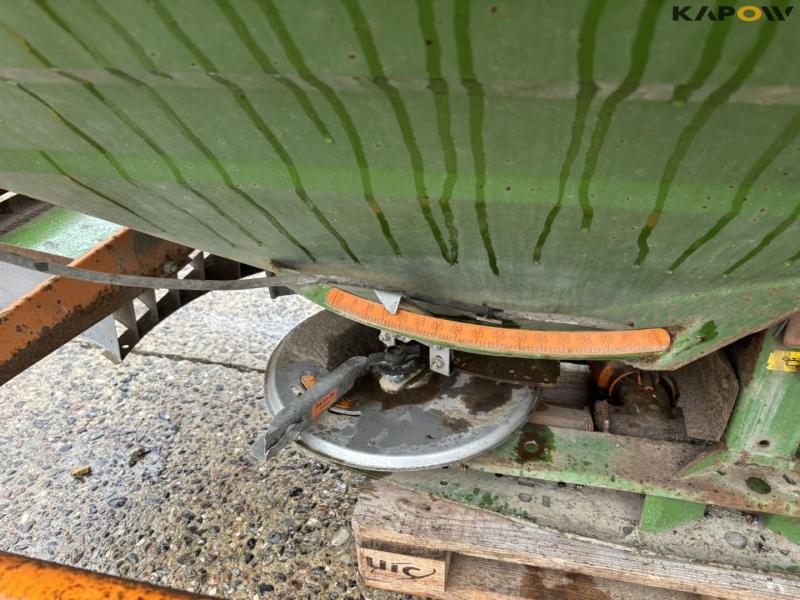 Amazone ZA-M Max spreader 31