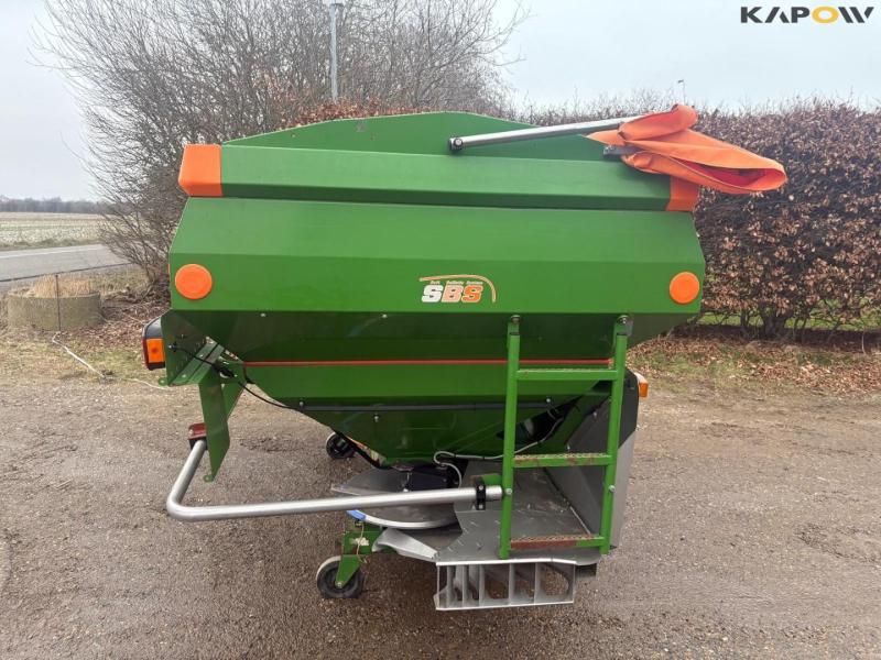 Amazone ZA-M ultra 3000 fertilizer spreader 2