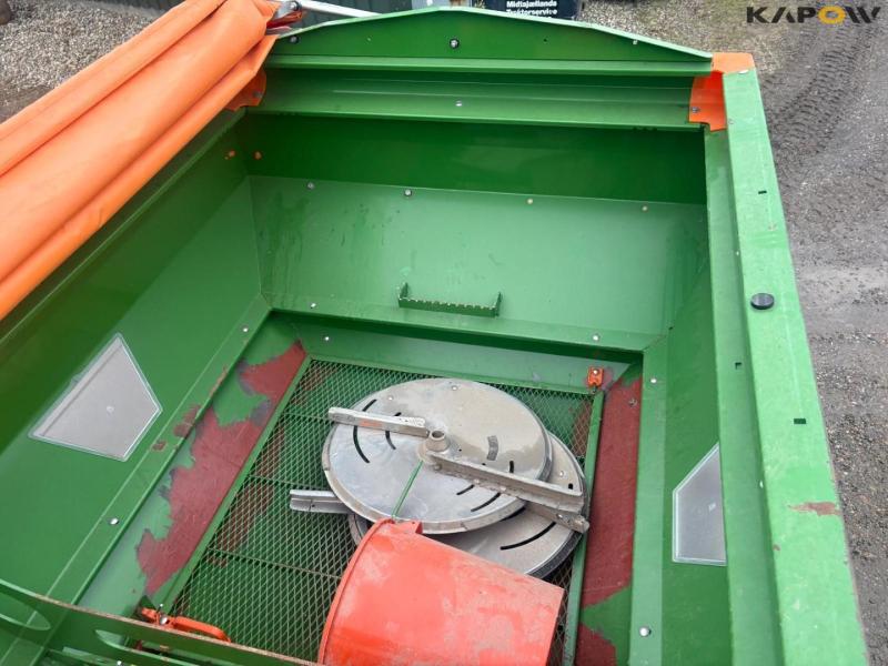 Amazone ZA-M ultra 3000 fertilizer spreader 27