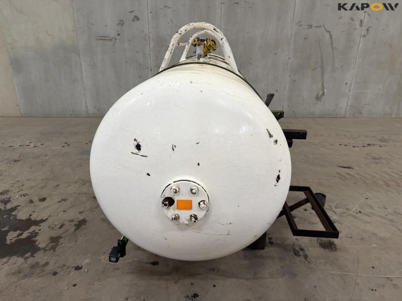 Ammonia tank 8