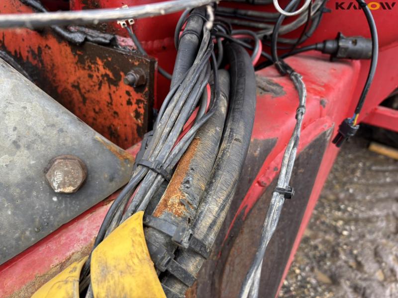 AP 25 slurry tanker with 28 m drag hoses and crane 18