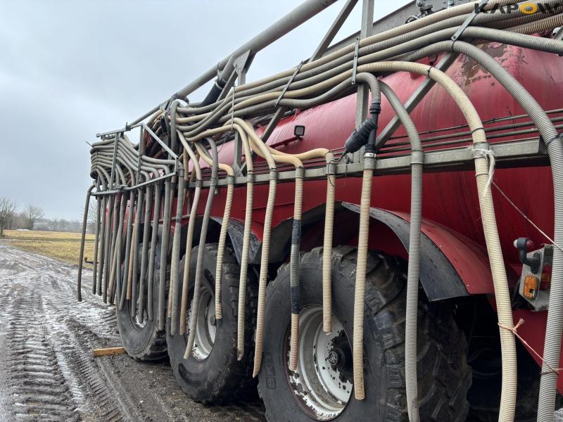 AP 25 slurry tanker with 28 m drag hoses and crane 66