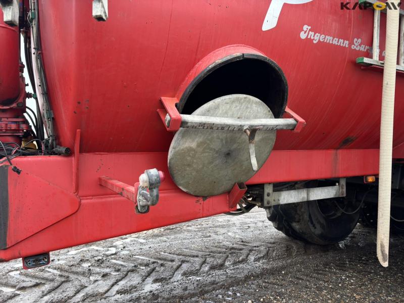 AP 25 slurry tanker with 28 m drag hoses and crane 77