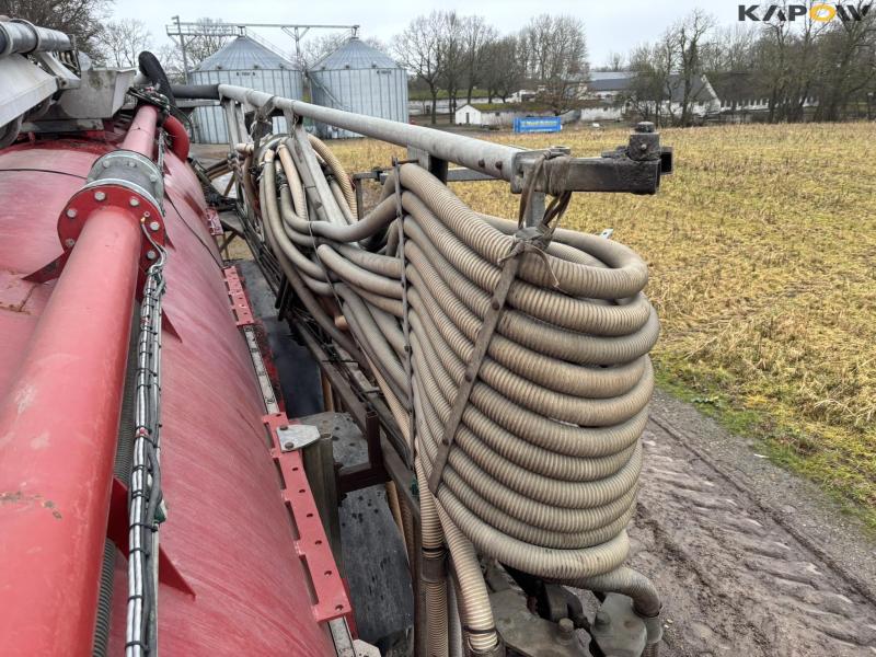 AP 25 slurry tanker with 28 m drag hoses and crane 85