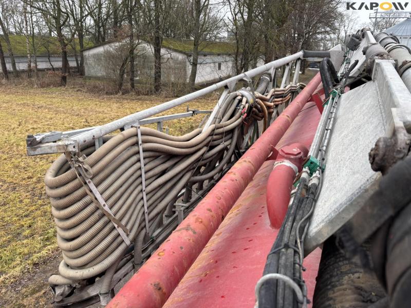 AP 25 slurry tanker with 28 m drag hoses and crane 86