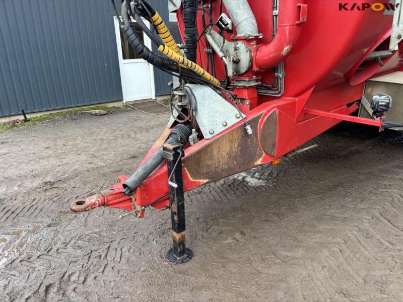 AP 25 Slurry tanker. 9