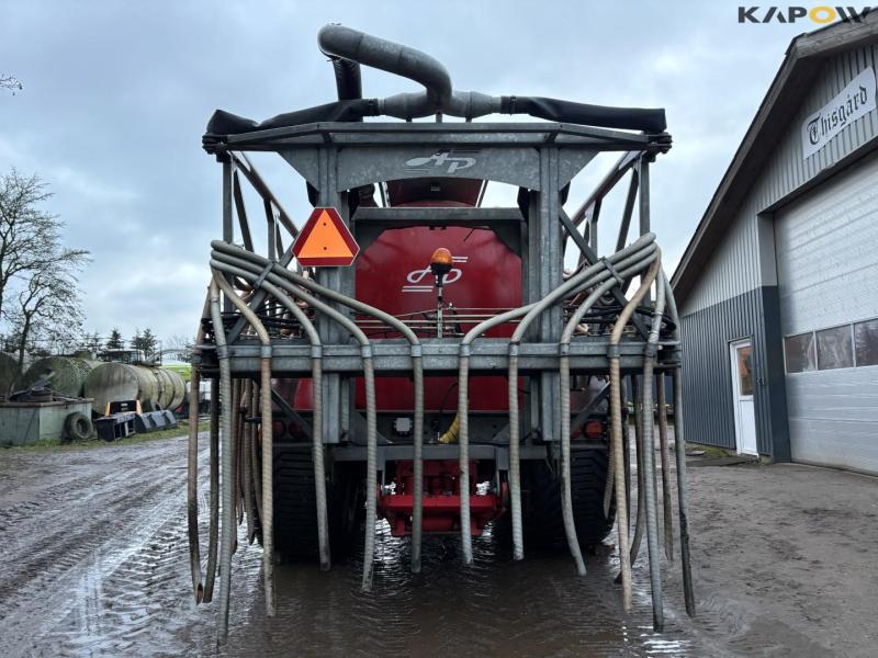 AP slurry tanker with boom 5