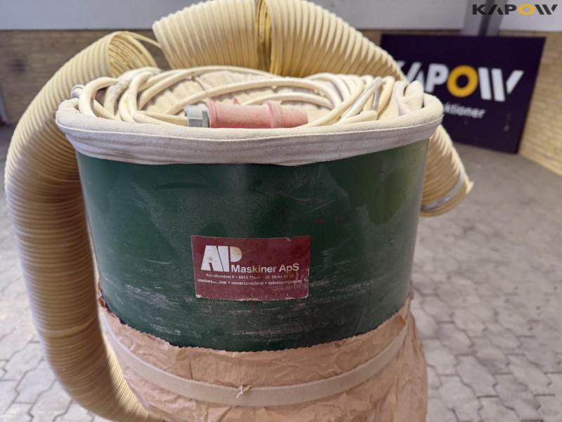 Industrial machinery dust extractor 9
