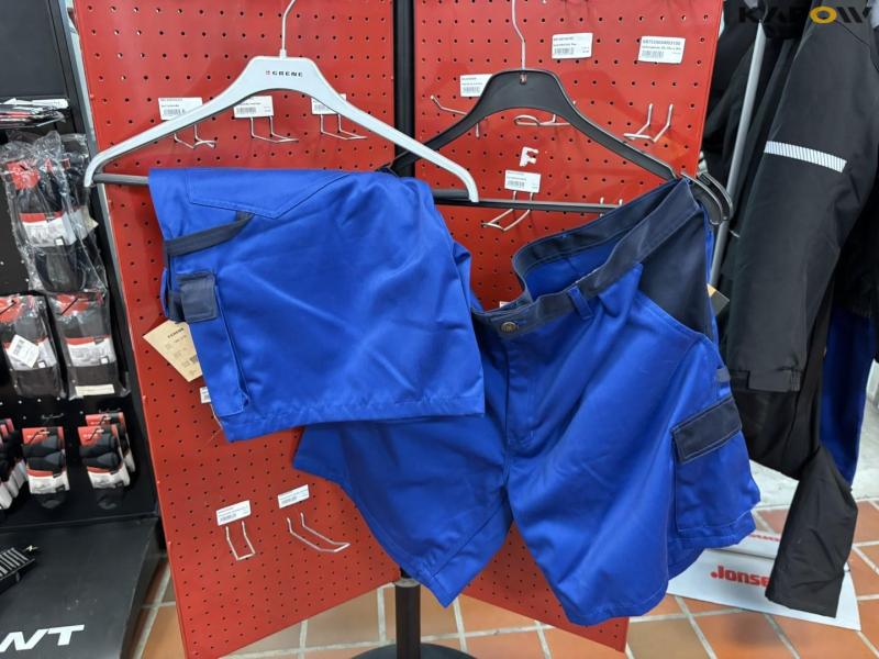 Work clothes and gloves 15