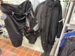 Work clothes and gloves 9