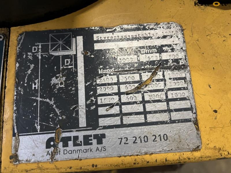 Atlet 100 STE electric forklift 11