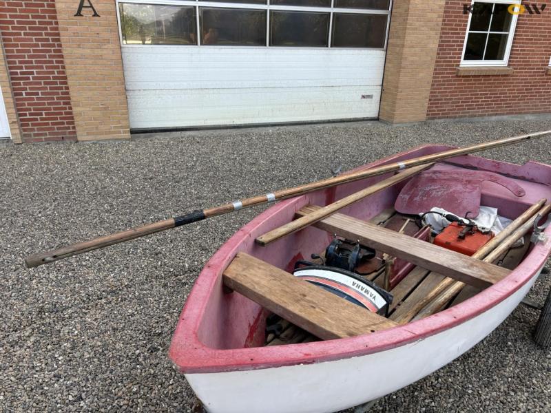 Boat with Yamaha engine 10