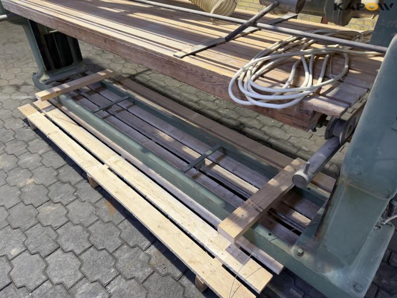 Belt sander 24