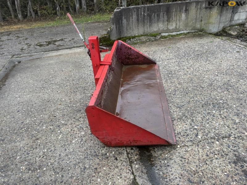 Rear shovel with tip 4