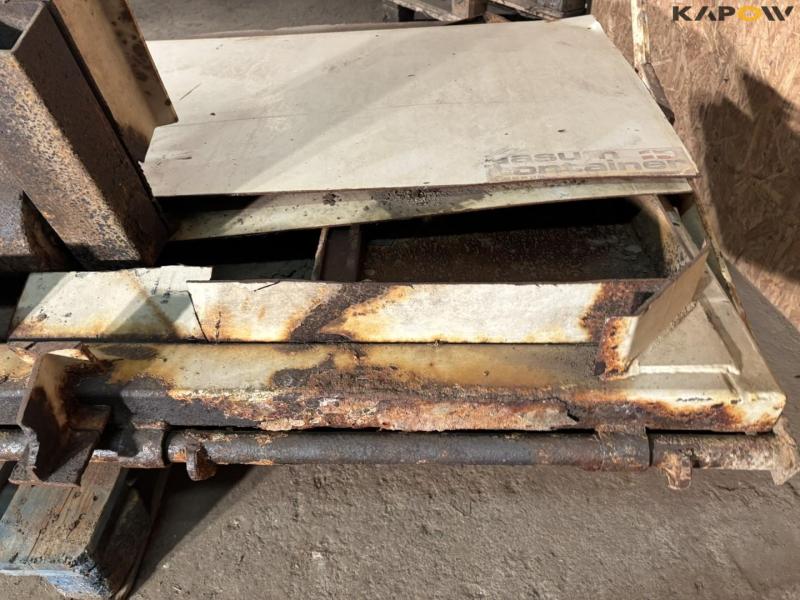 Rear flap for container 10