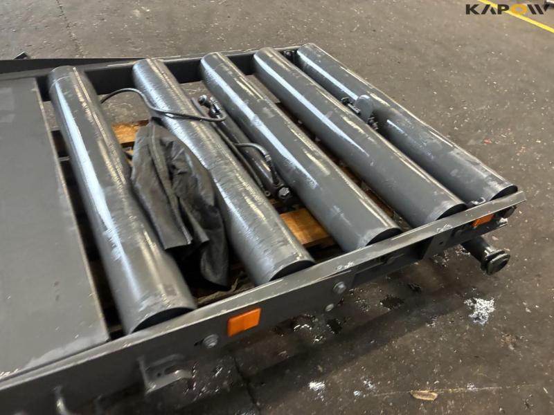 Ball chute 20