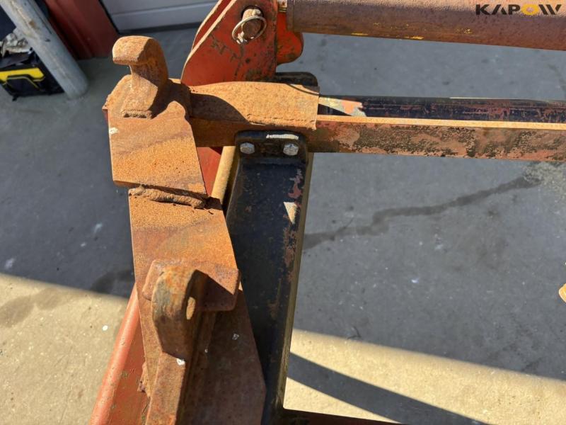 Bale clamp with Euro hitch 9