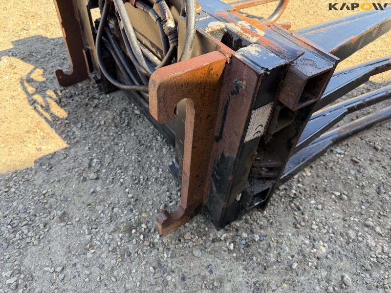 Bale clamp with Hydrema hitch 12