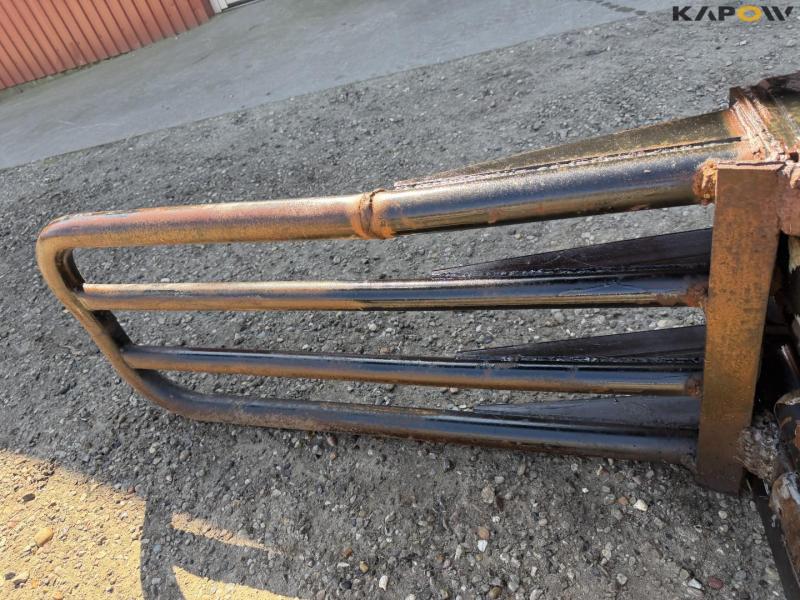 Bale clamp with Hydrema hitch 17