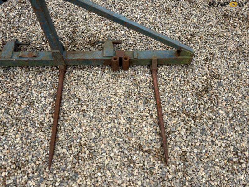 Bale fork with 3 point suspension 9