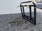 Bale spike with food bridge ts280 hitch 1