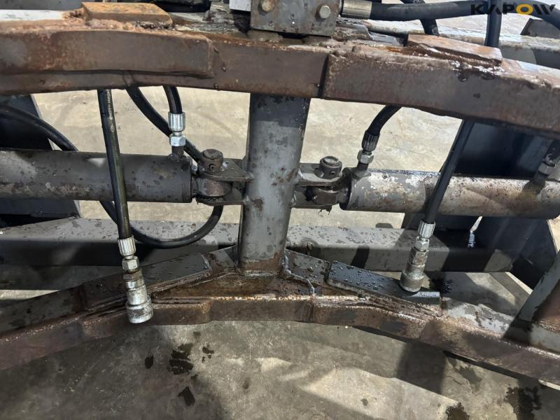 Bale clamp with Euro hitch 14