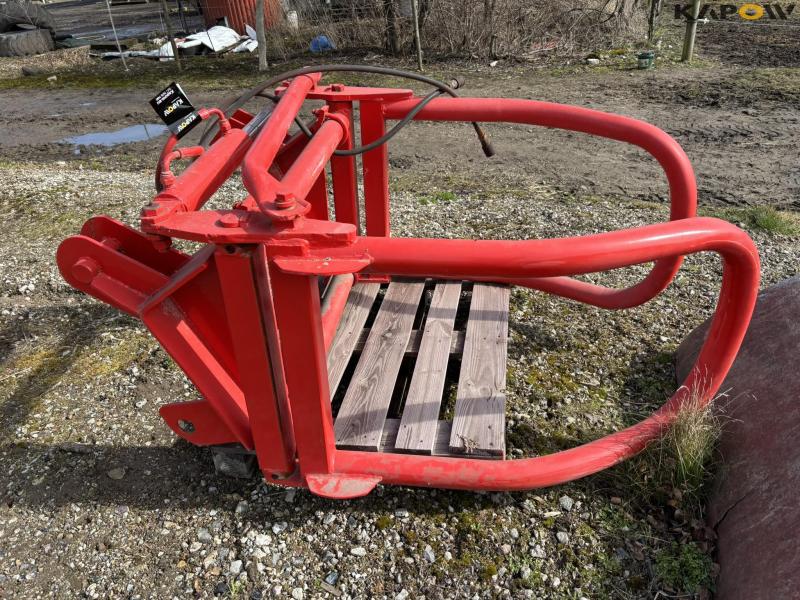 Bale clamp with Volvo shift 4