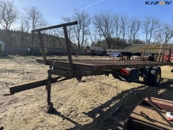 Bale trailer