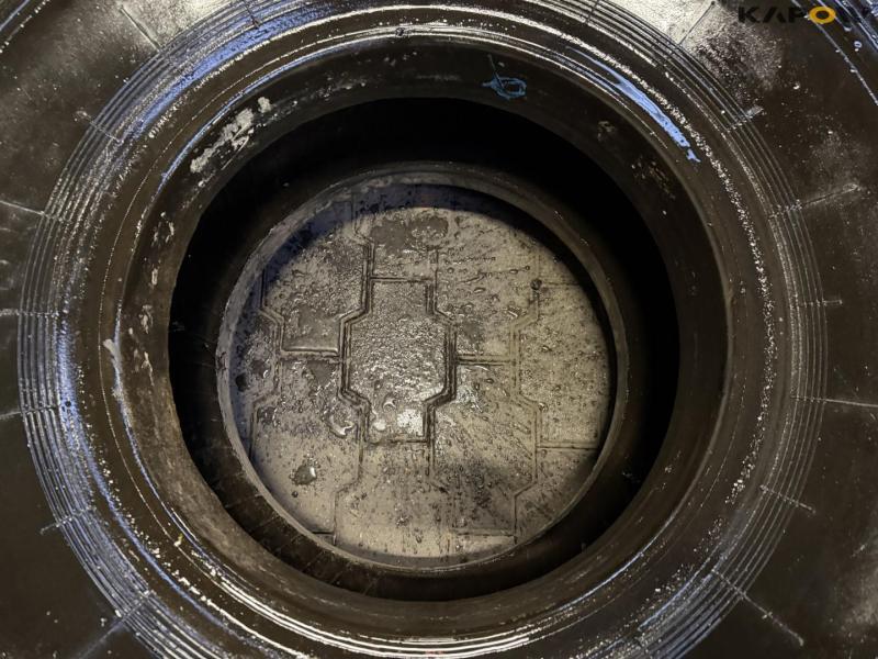 Bandenmarkt 20.00-20 tires 14