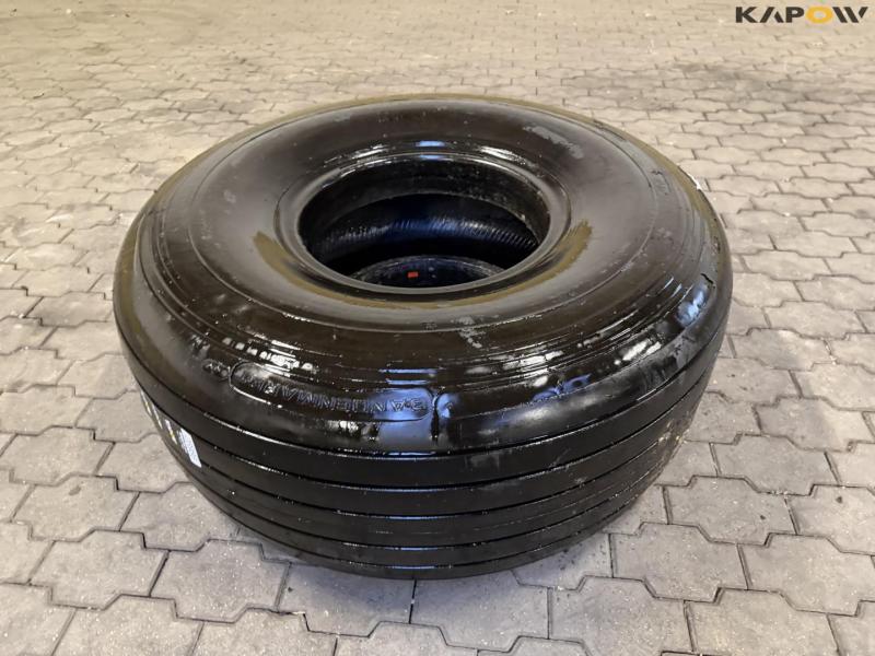 Bandenmarkt 52x20.5-20 tires 2