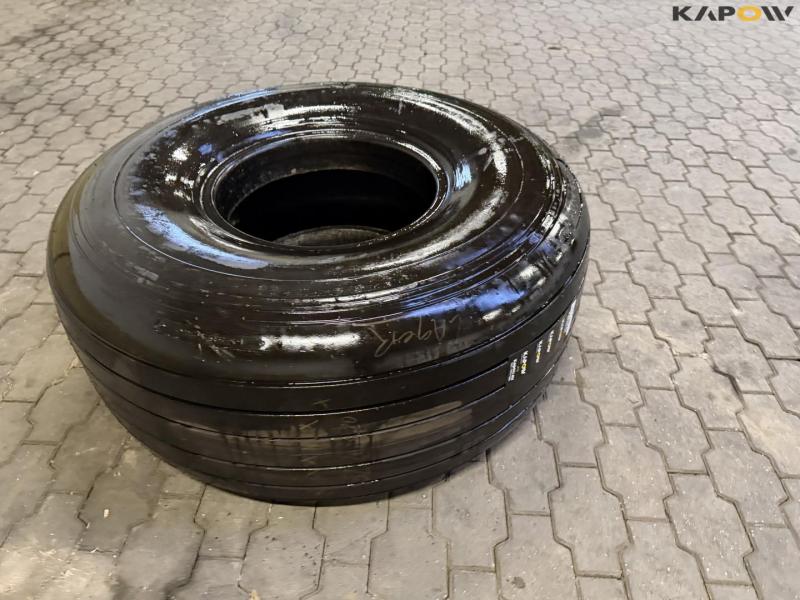 Bandenmarkt 52x20.5-20 tires 4