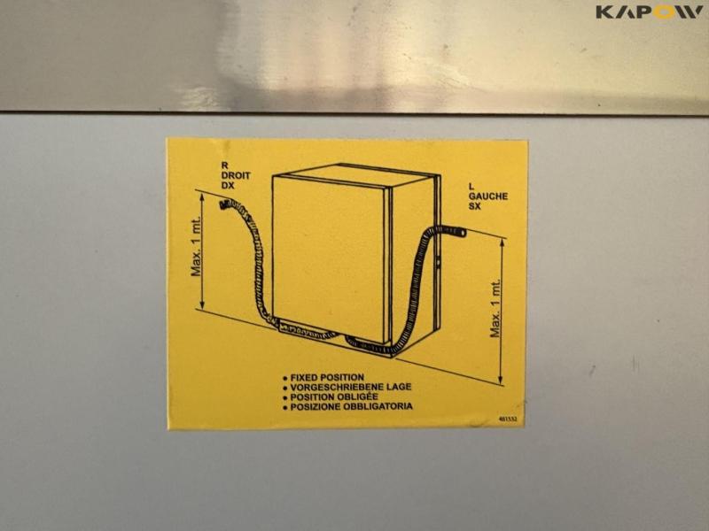 Basic industrial dishwasher with stand 19