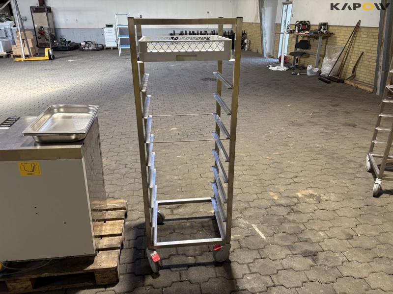 Basic industrial dishwasher with stand 33
