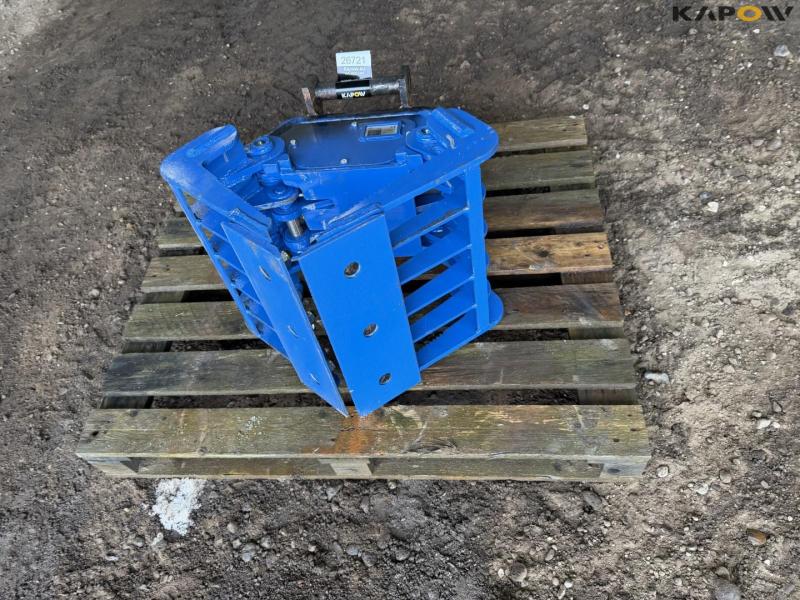 Baugbjerg sorter grab with S40 hitch 2