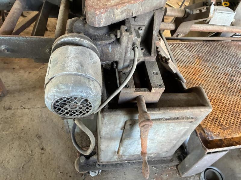 Behringer cold saw with path 8