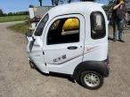Bekadi cabin scooter with pedals 8