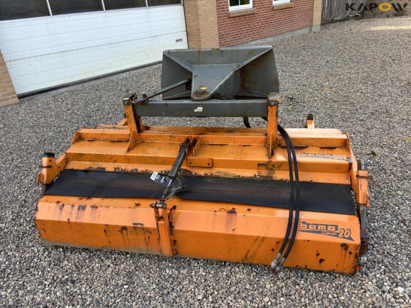Bema 1850 sweeper with collector with schaffer hitch 2