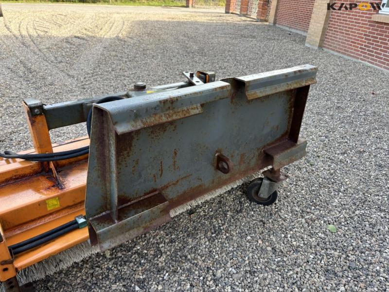 Bema 1850 sweeper with collector with schaffer hitch 11