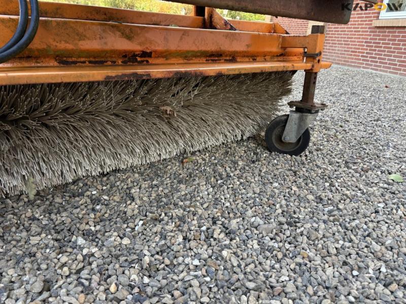 Bema 1850 sweeper with collector with schaffer hitch 16