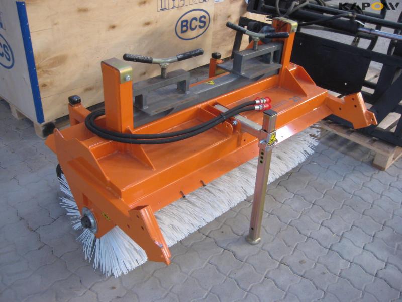 Bema 20 hydraulic sweeper for forklift mounting 1