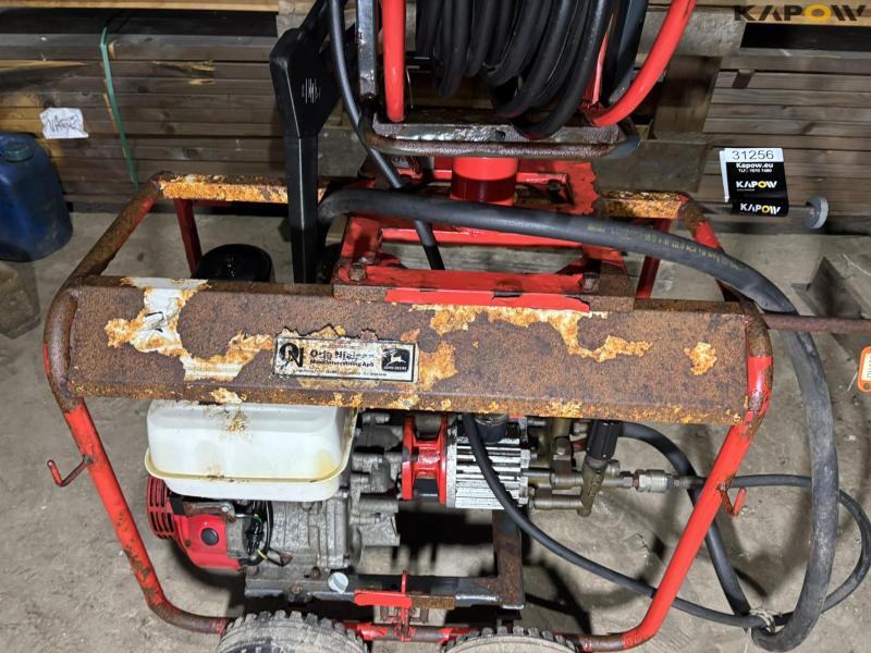 Gasoline high-pressure cleaner 10