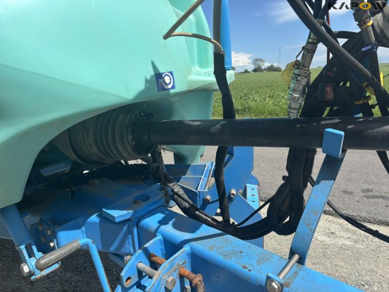 Berthoud Tracker 32-34 D.P.Tronic trailer sprayer 24 m 16